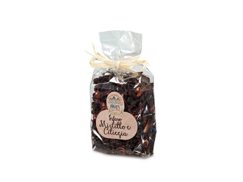 Tee mit Heidelbeeren und Krischen
